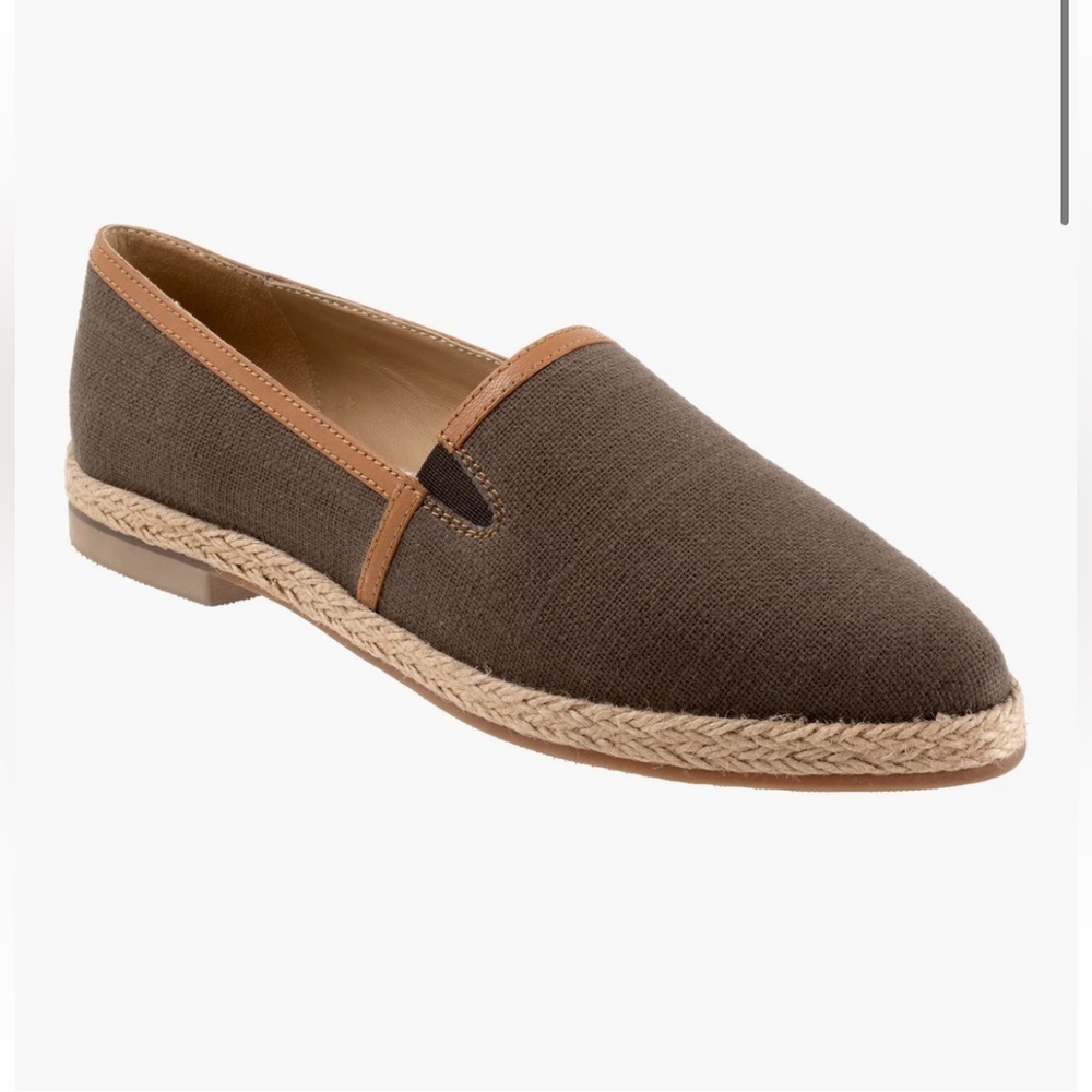 Trotters Estelle Brown Flats Size 9 - Picture 2 of 13